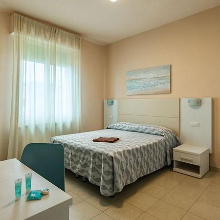 Hotel Villa San Giuseppe San Bartolomeo Al Mare Bagian luar foto