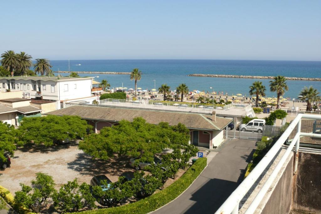 Hotel Villa San Giuseppe San Bartolomeo Al Mare Bagian luar foto
