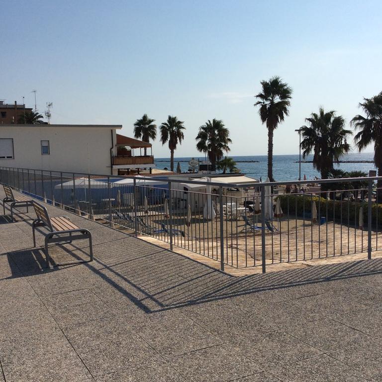 Hotel Villa San Giuseppe San Bartolomeo Al Mare Bagian luar foto