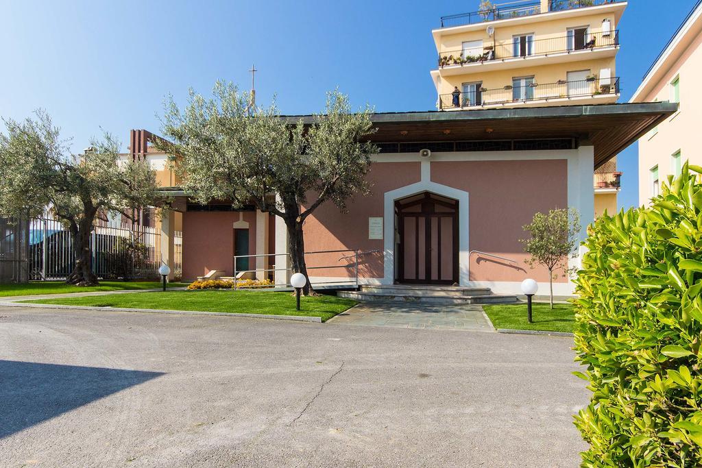 Hotel Villa San Giuseppe San Bartolomeo Al Mare Bagian luar foto