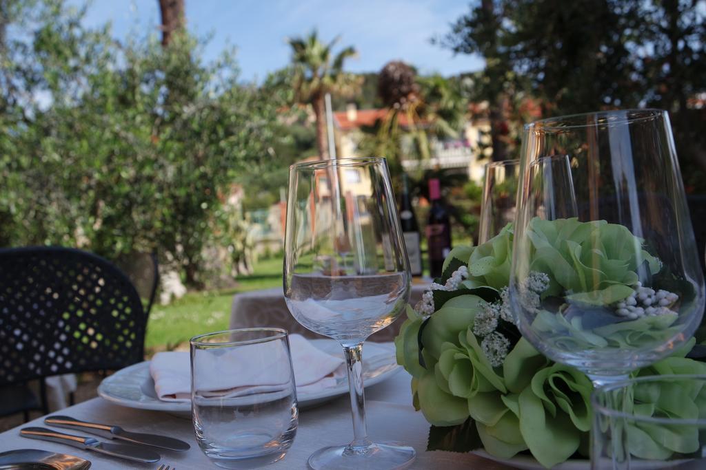 Hotel Villa San Giuseppe San Bartolomeo Al Mare Bagian luar foto