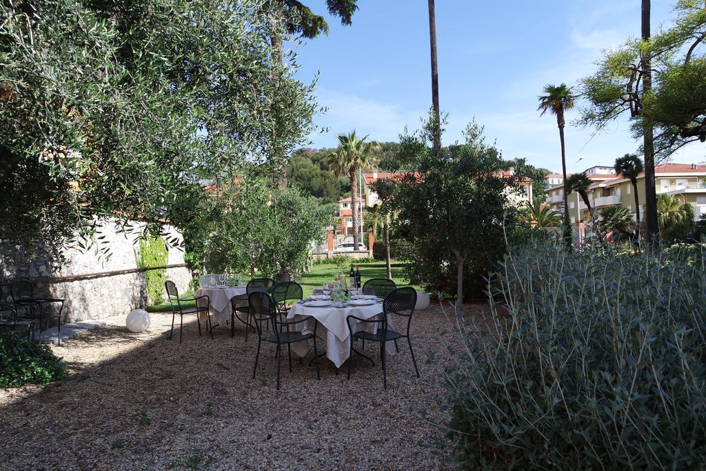 Hotel Villa San Giuseppe San Bartolomeo Al Mare Bagian luar foto