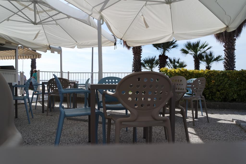 Hotel Villa San Giuseppe San Bartolomeo Al Mare Bagian luar foto