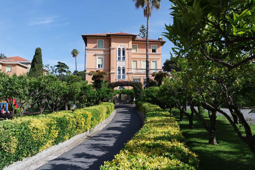 Hotel Villa San Giuseppe San Bartolomeo Al Mare Bagian luar foto