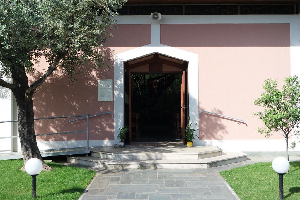 Hotel Villa San Giuseppe San Bartolomeo Al Mare Bagian luar foto